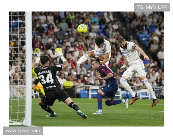 足球明星劳尔与妻子的甜蜜瞬间美图分享与生活点滴回顾